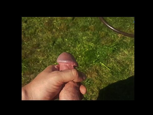 ❤️ Կաթնասրտուհին իր վարդագույն փիսիկը ծակծկել է և պտտվել ամառային պարտեզում ️❌ Կենդանի վիդեո hy.higlass.ru%-ով ️❤